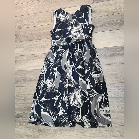 Coldwater Creek floral vneck sleeveless flowy midi dress - Picture 2 of 7